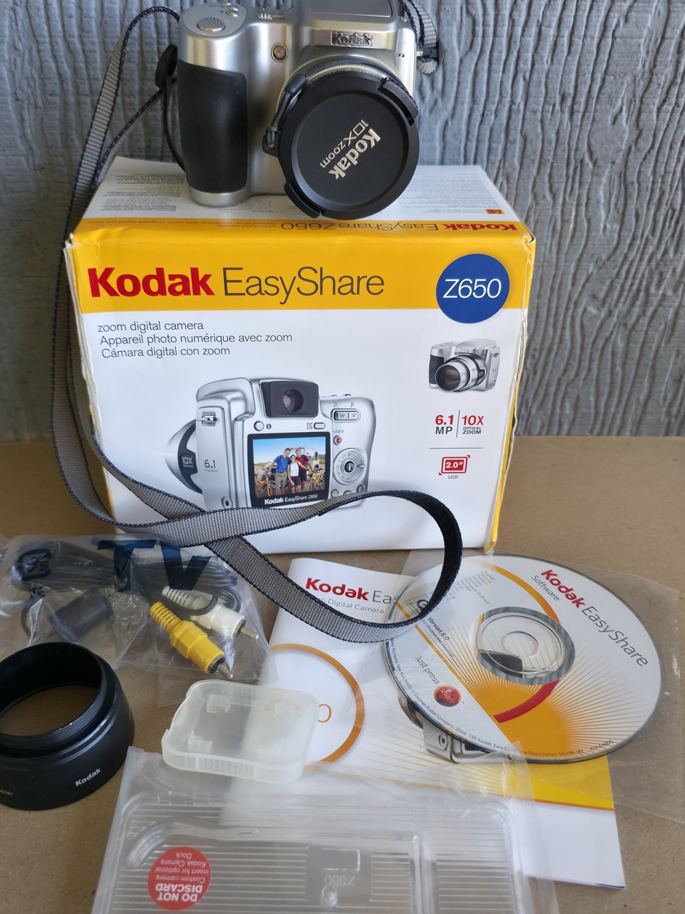 Kodak Z650 Silver Digital Camera with Accessories